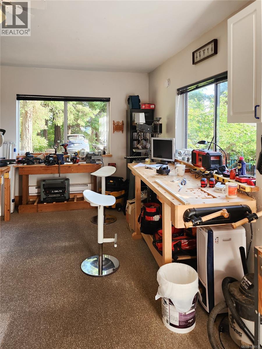 145 Petroglyph Way - 82