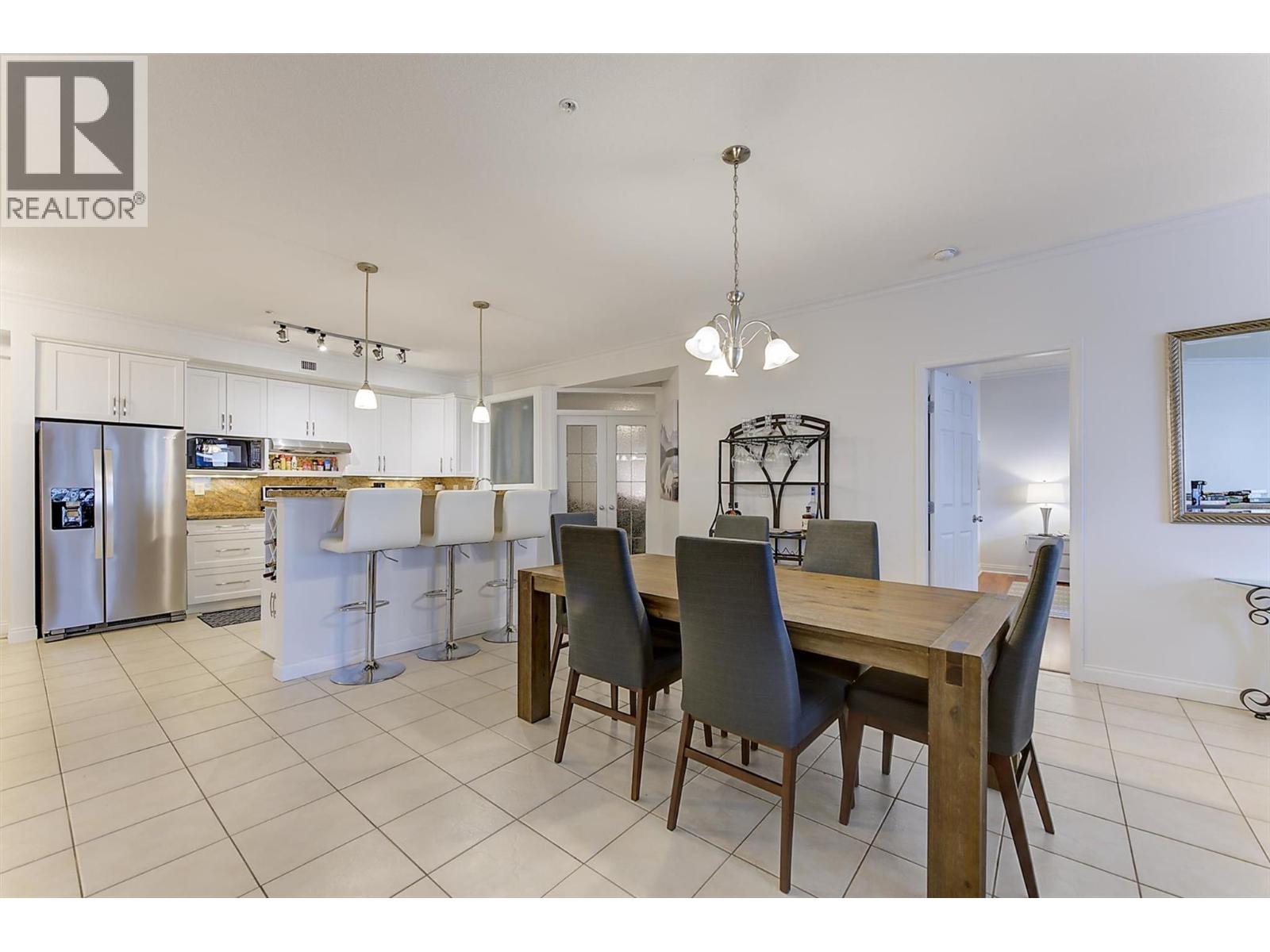 332 1088 Sunset Drive, Kelowna