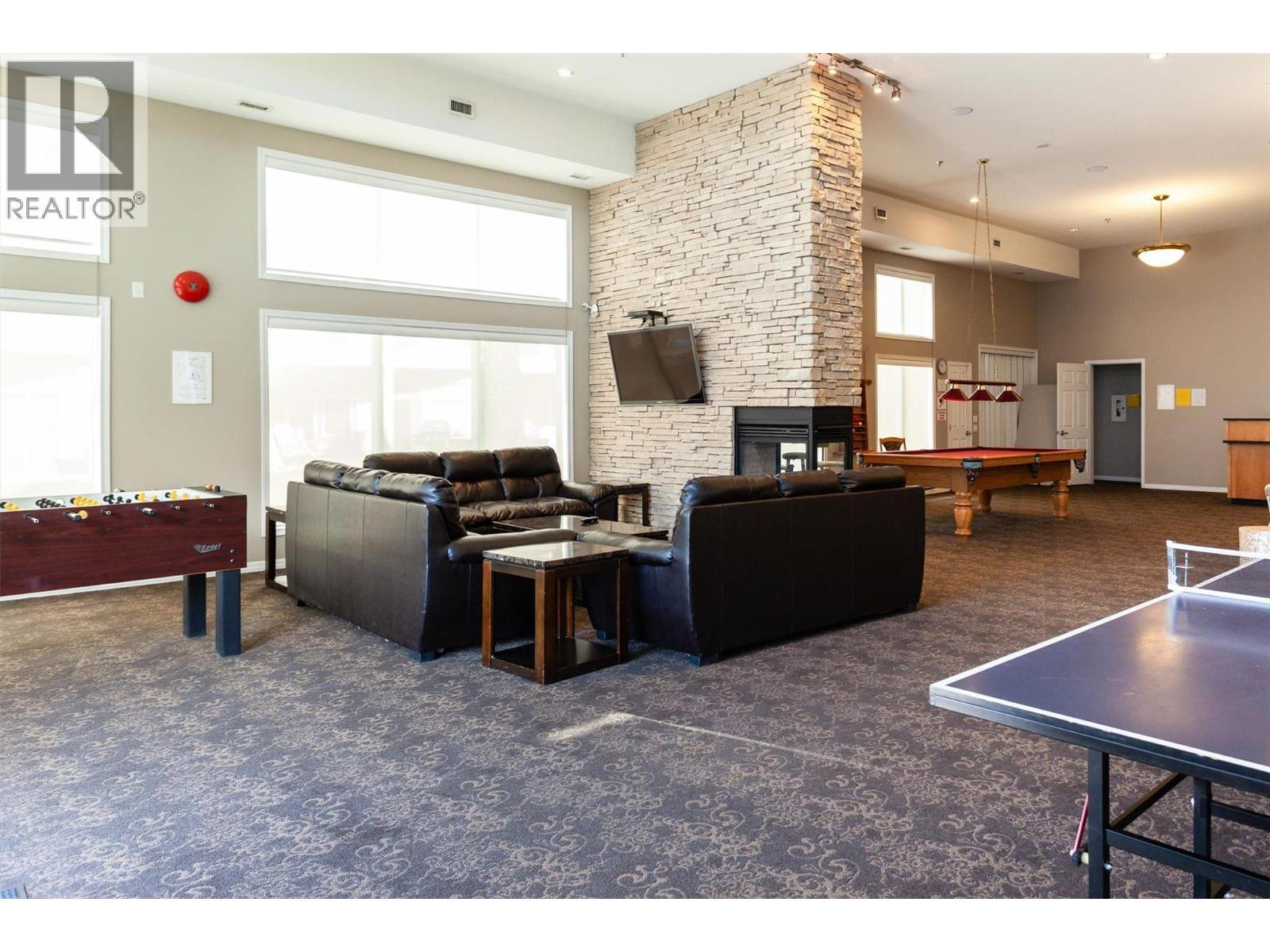 332 1088 Sunset Drive, Kelowna