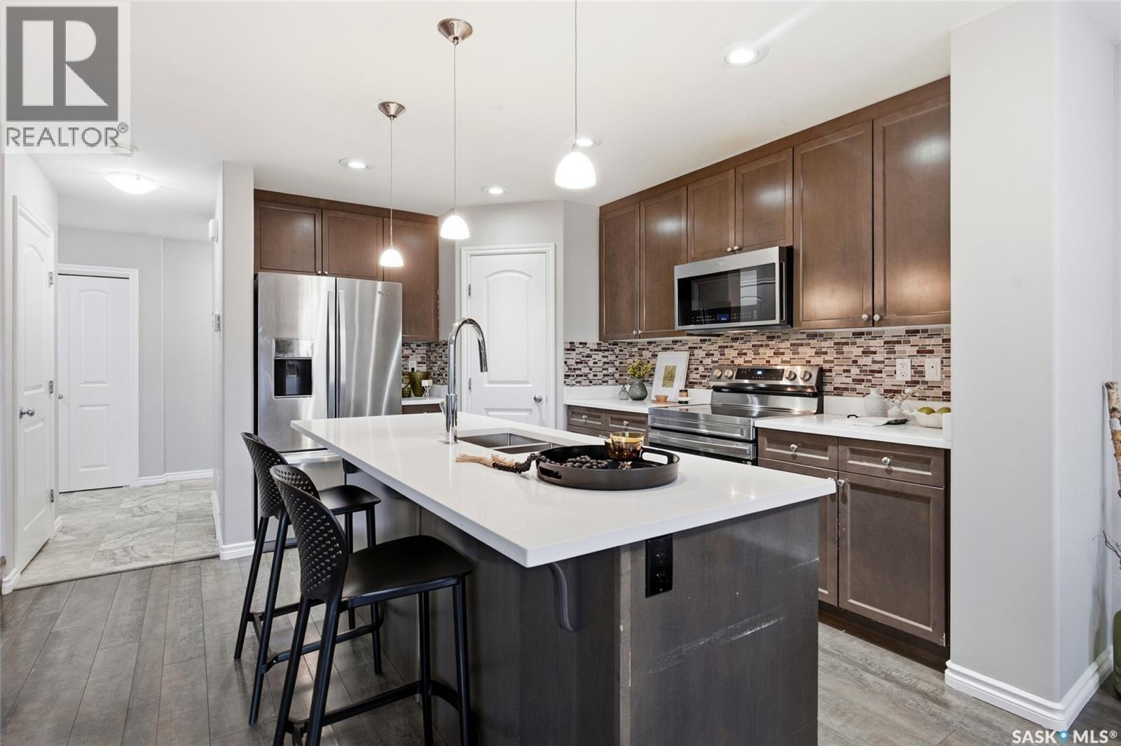 334 Dickson CRESCENT - photo 3