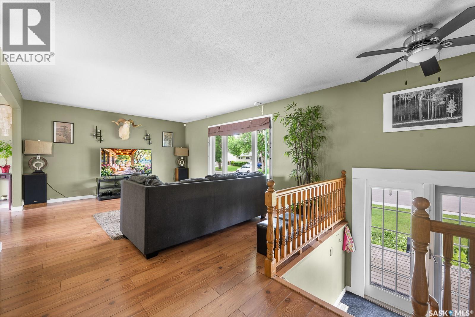 10 Bastedo CRESCENT - photo 2