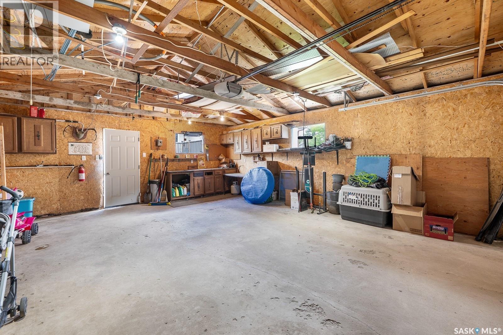 10 Bastedo CRESCENT — photo 37