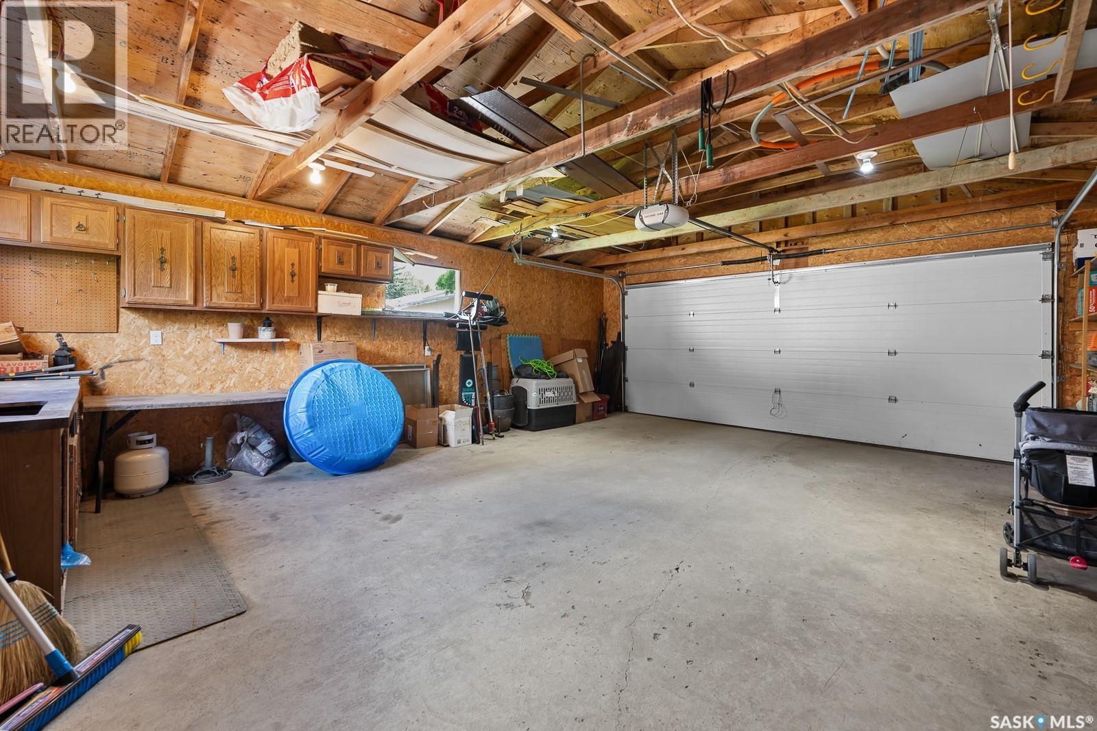 10 Bastedo CRESCENT — photo 38