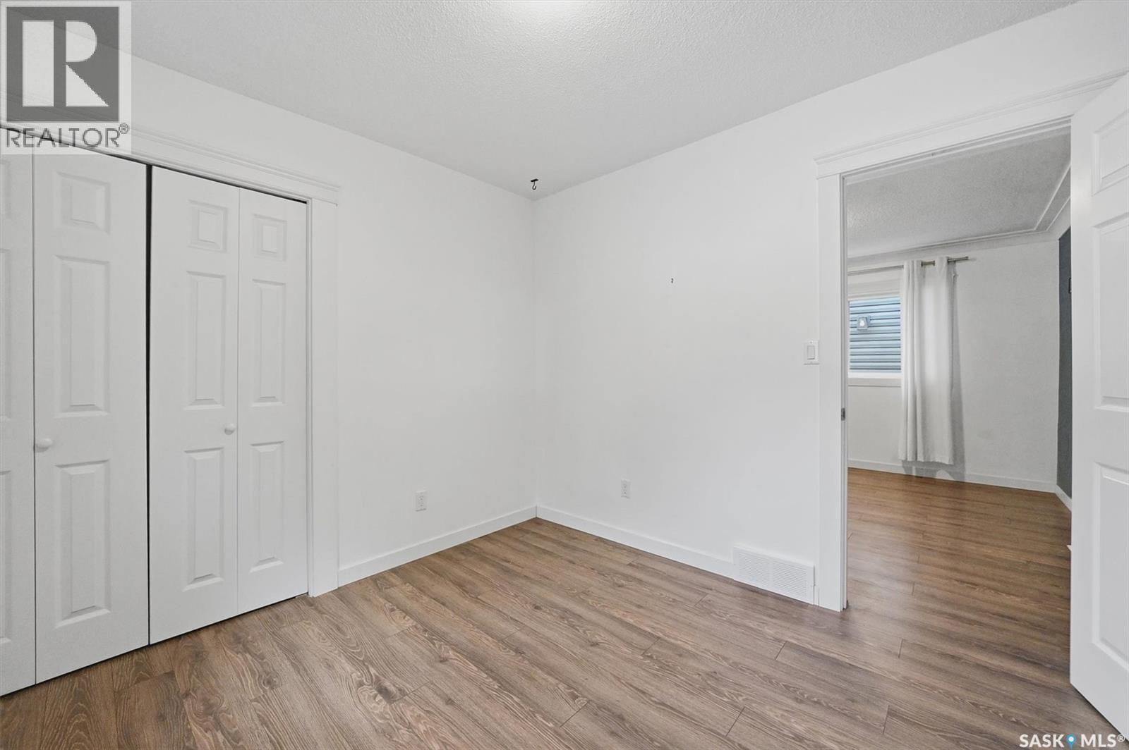 720 Walmer ROAD - 23