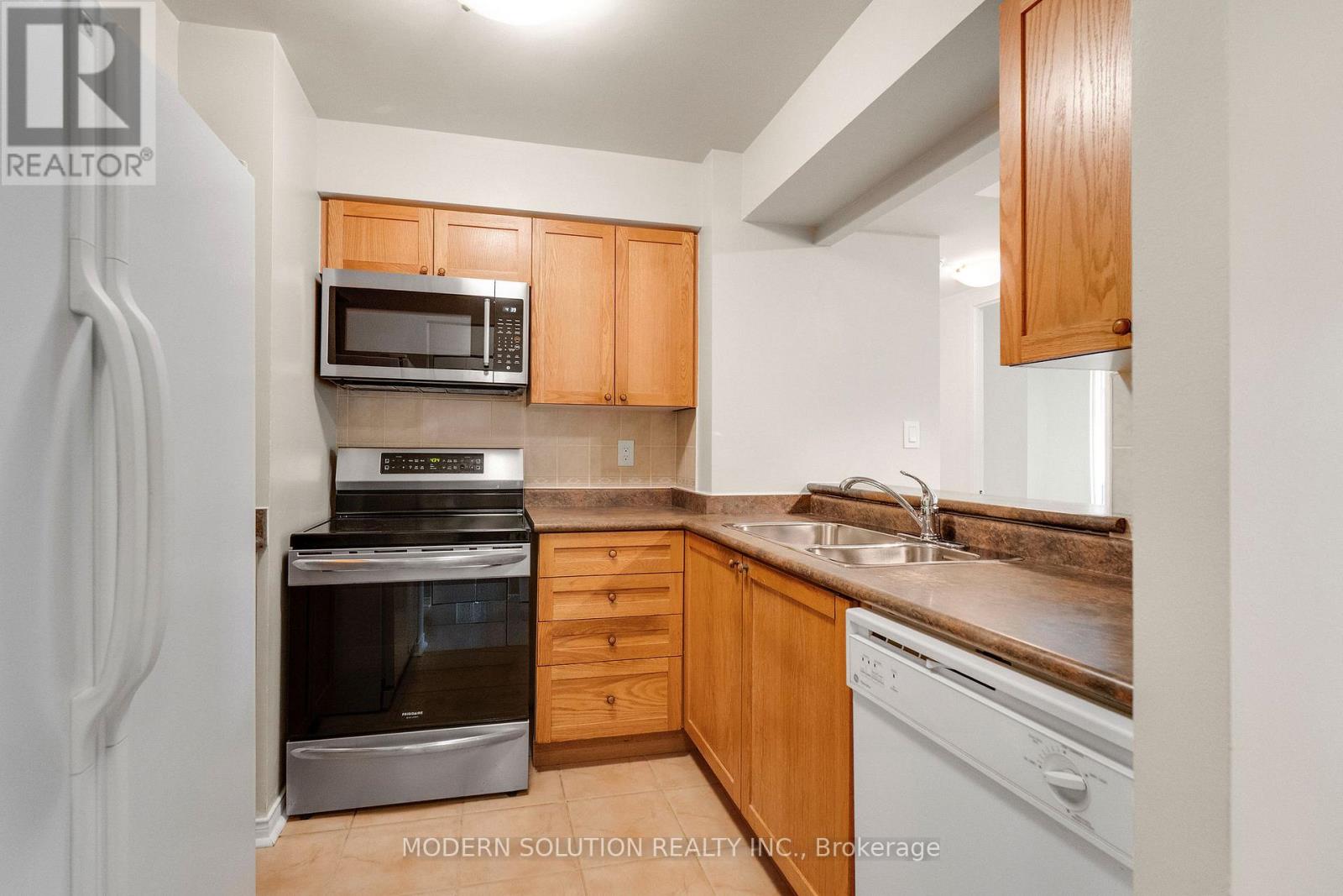 #201 99 HAYDEN STREET - 17