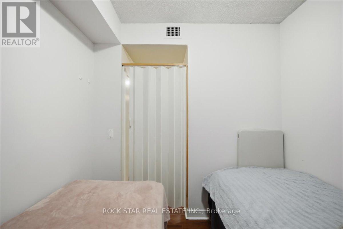 #720 438 KING STREET W - Image 17