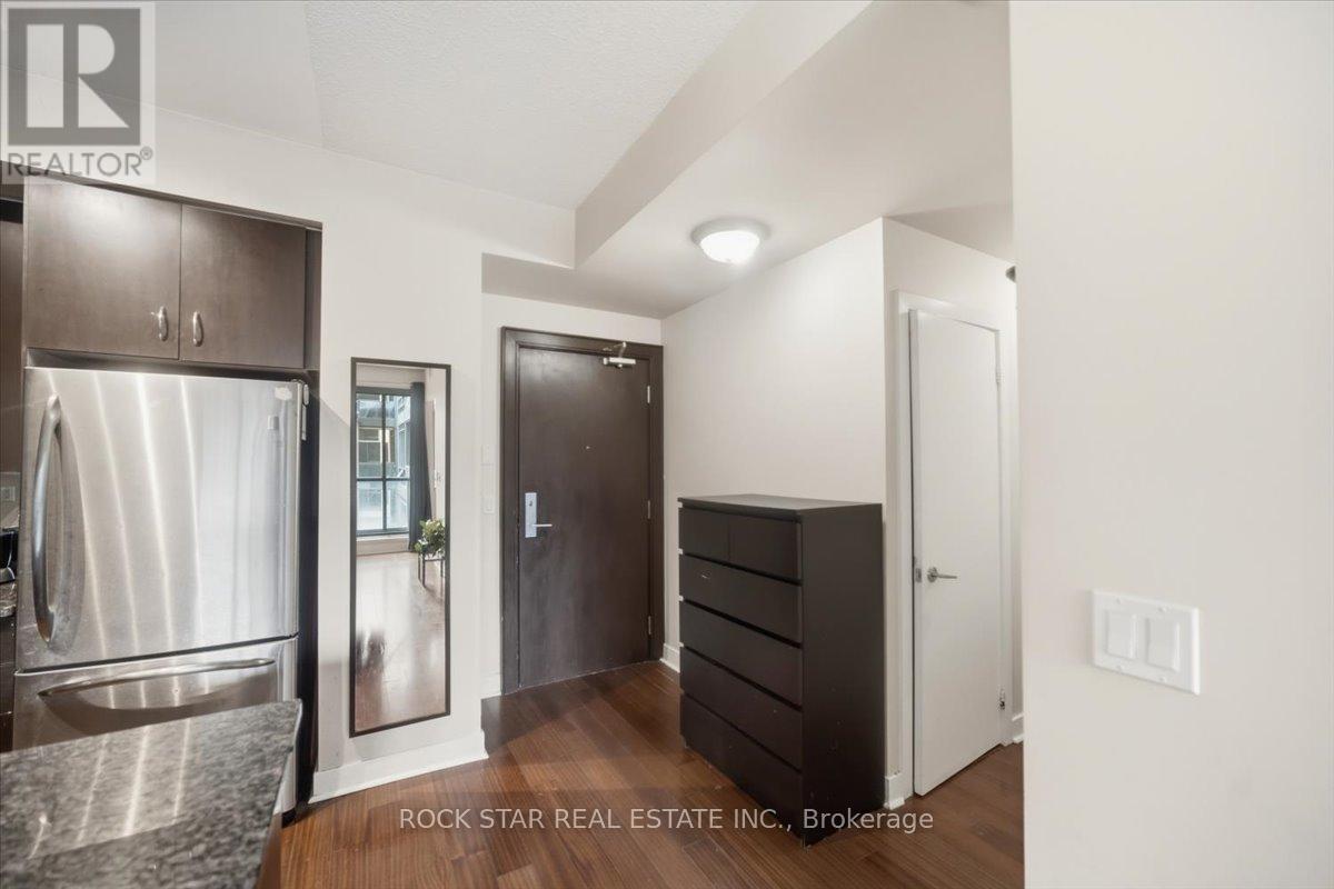 #720 438 KING STREET W - 4