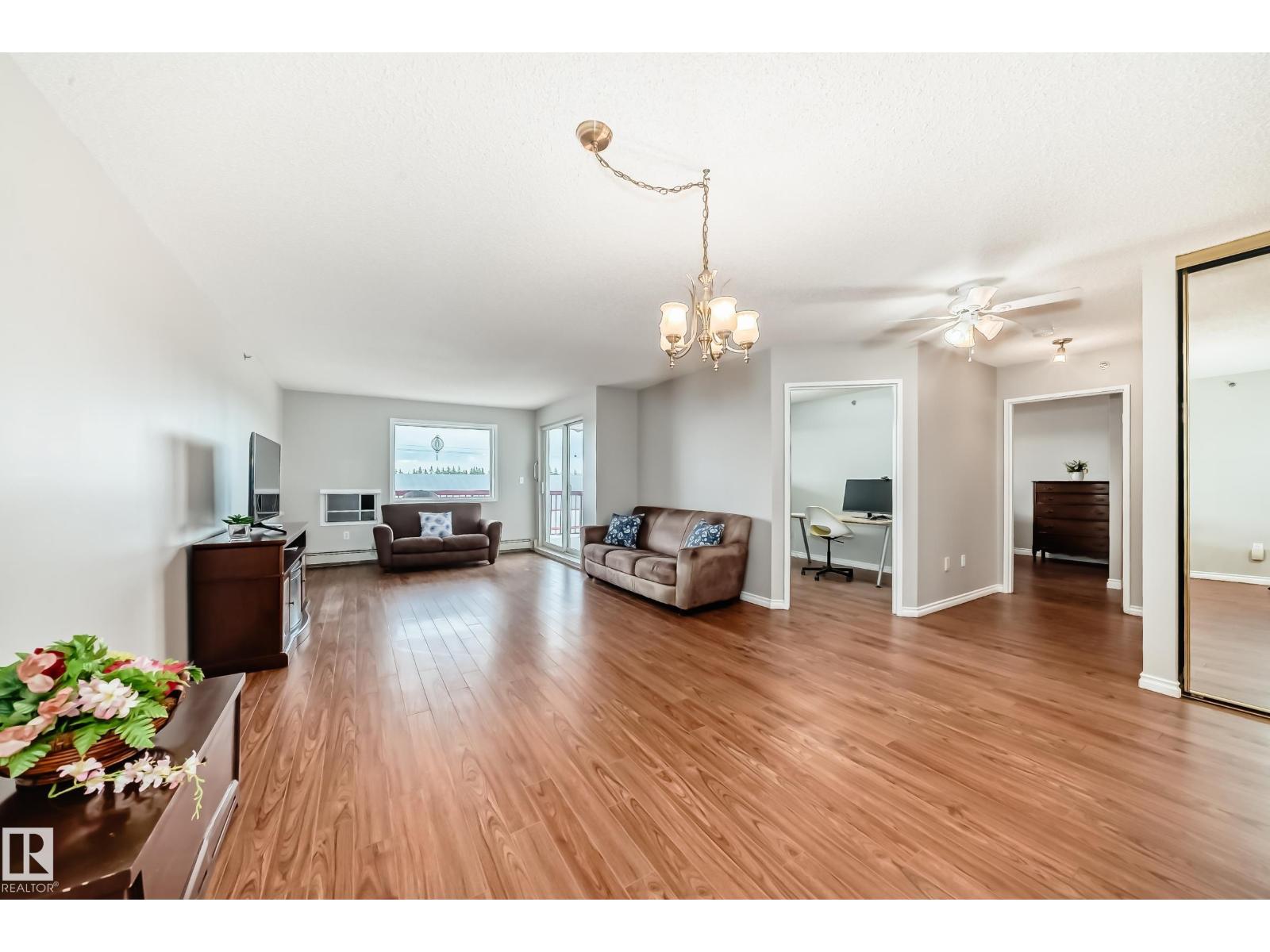 #311 4906 47 AV — photo 15