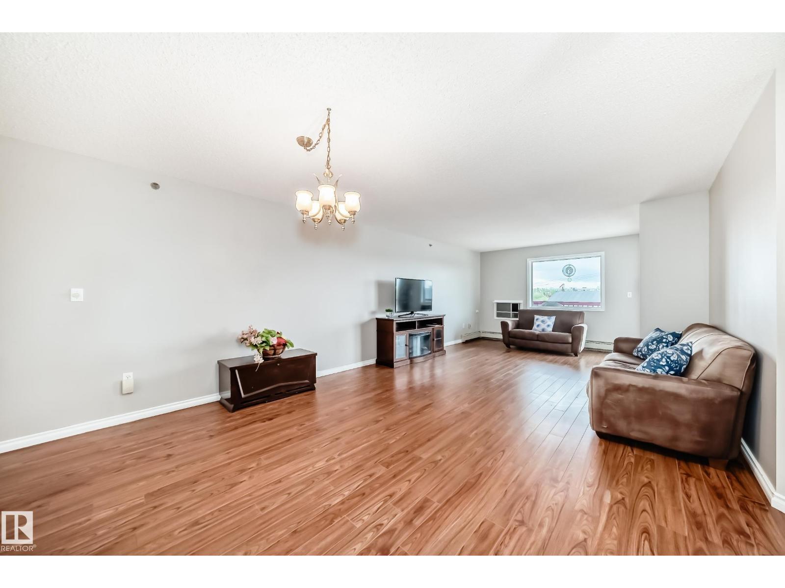 #311 4906 47 AV — photo 16