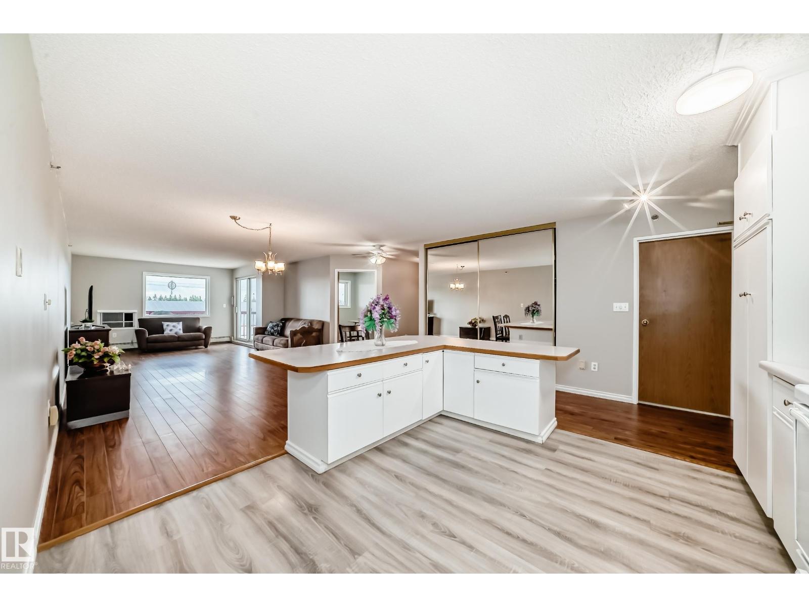 #311 4906 47 AV — photo 10