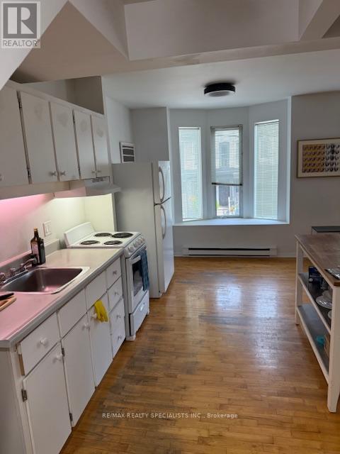 1052 BATHURST STREET - 6