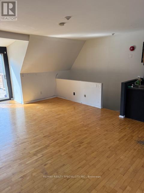 1052 BATHURST STREET - 8