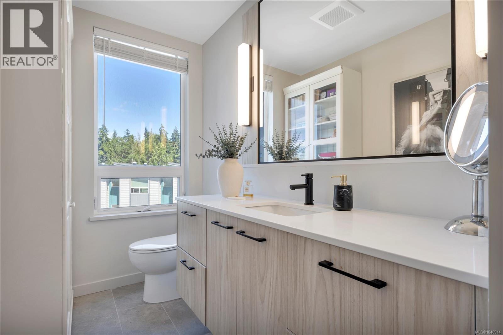 301 947 Whirlaway Cres, Langford