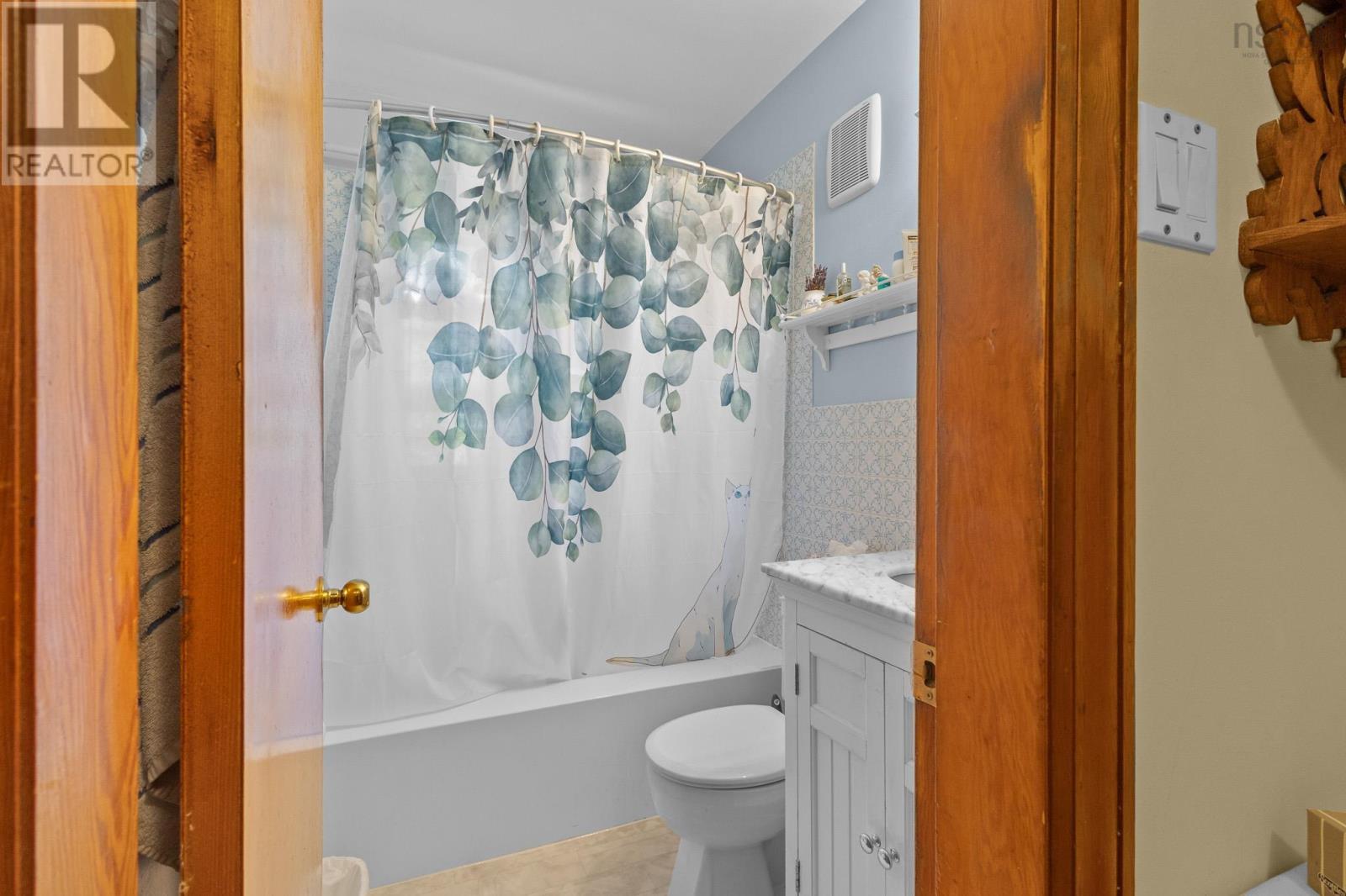 Property 18 of 48 of 10 Parkdale Avenue