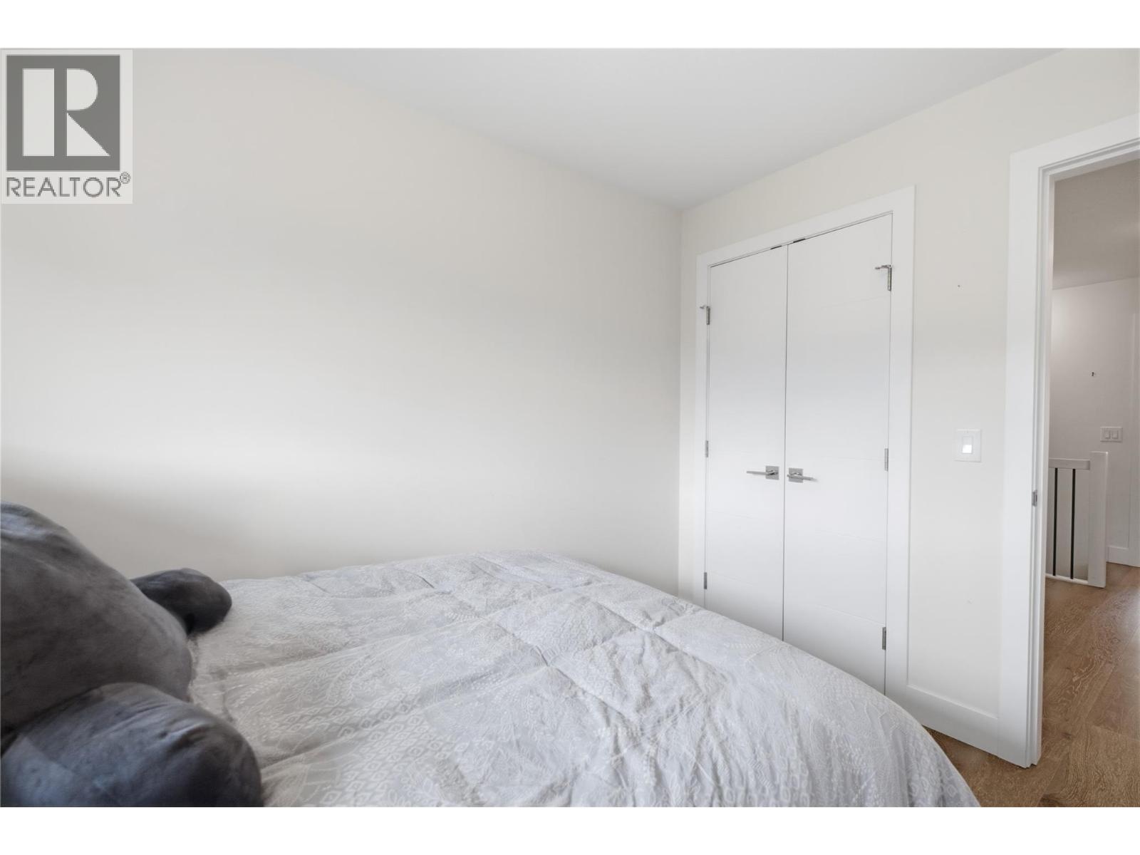 #8 300 Drysdale Boulevard - 24
