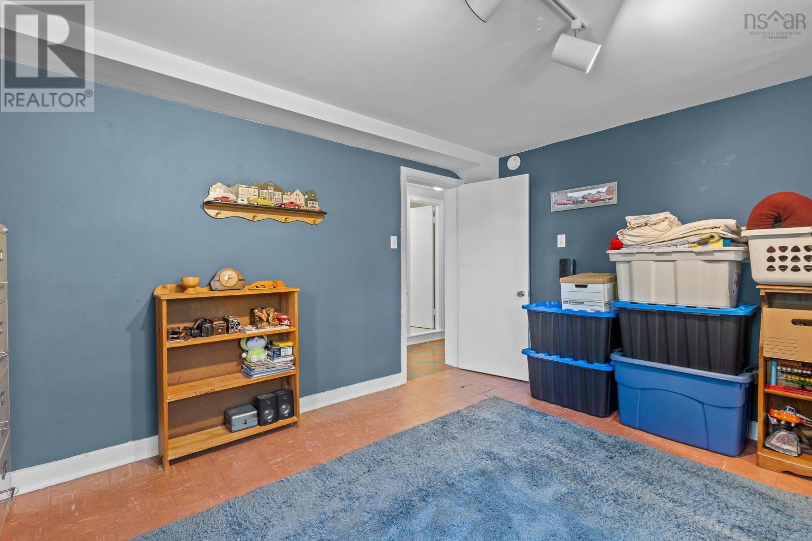 Property 31 of 48 of 10 Parkdale Avenue