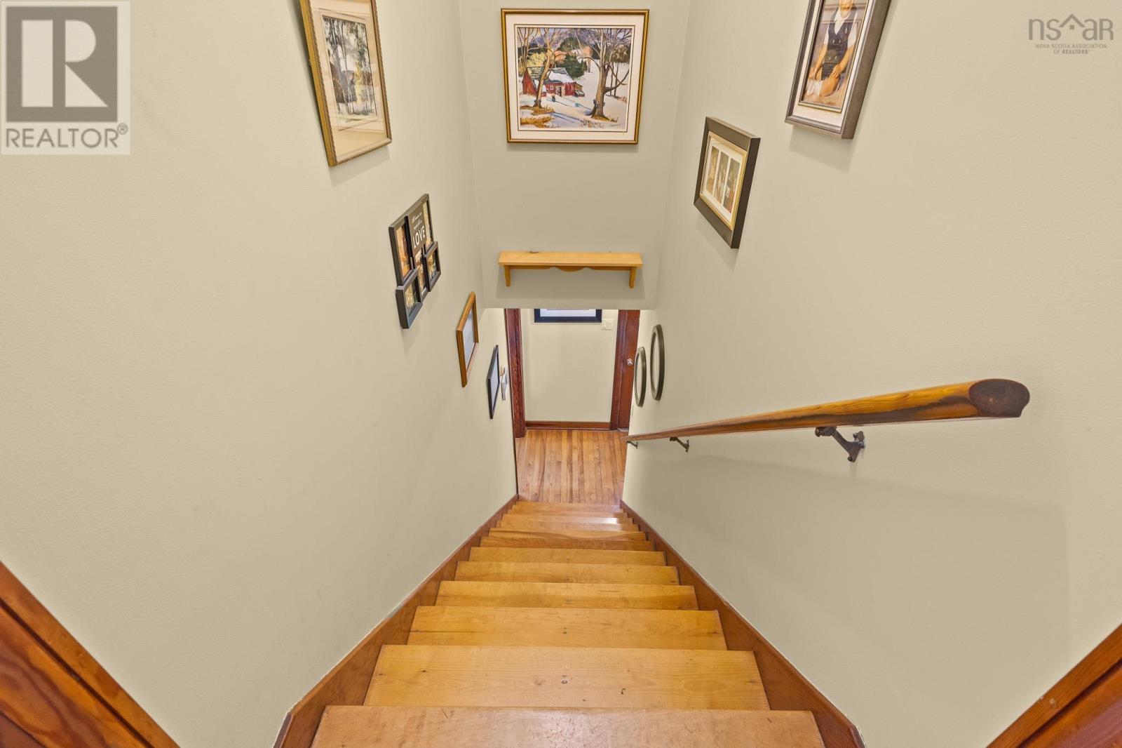 Property 23 of 48 of 10 Parkdale Avenue