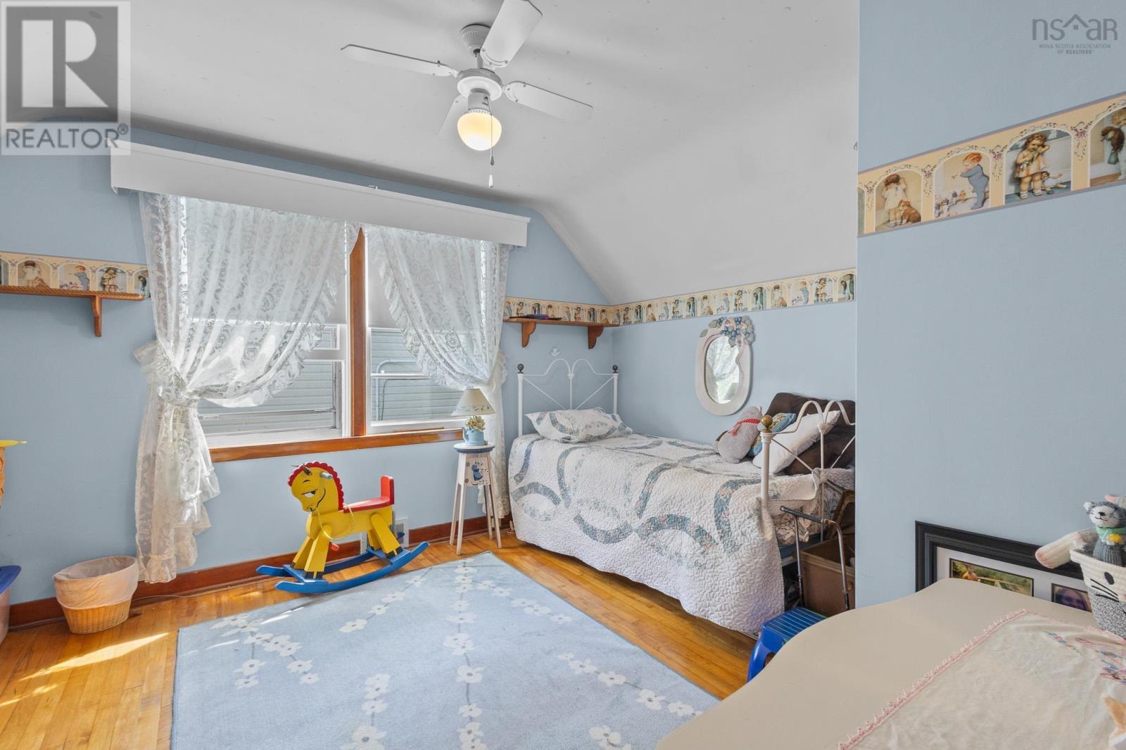 Property 27 of 48 of 10 Parkdale Avenue