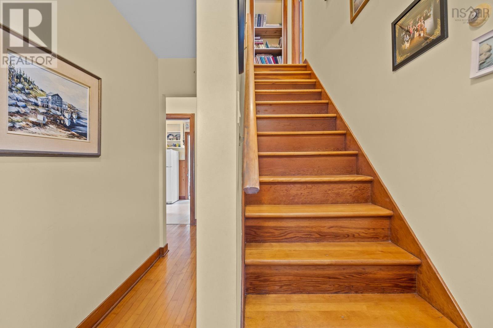 Property 4 of 48 of 10 Parkdale Avenue