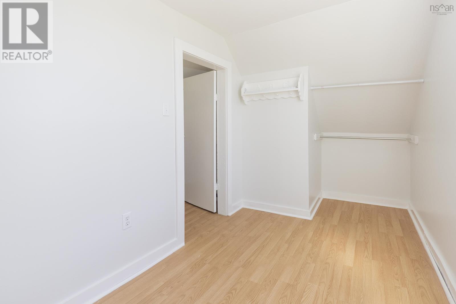Property 21 of 26 of 12 Clarence Street