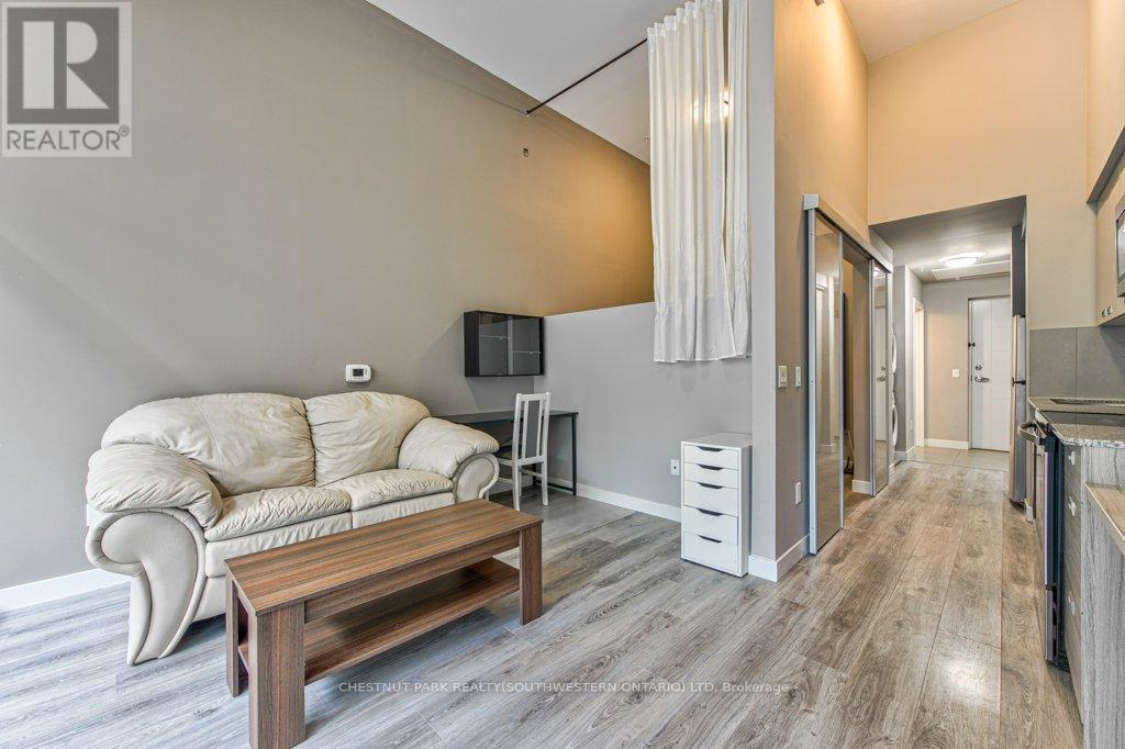 #101 308 LESTER STREET - 25