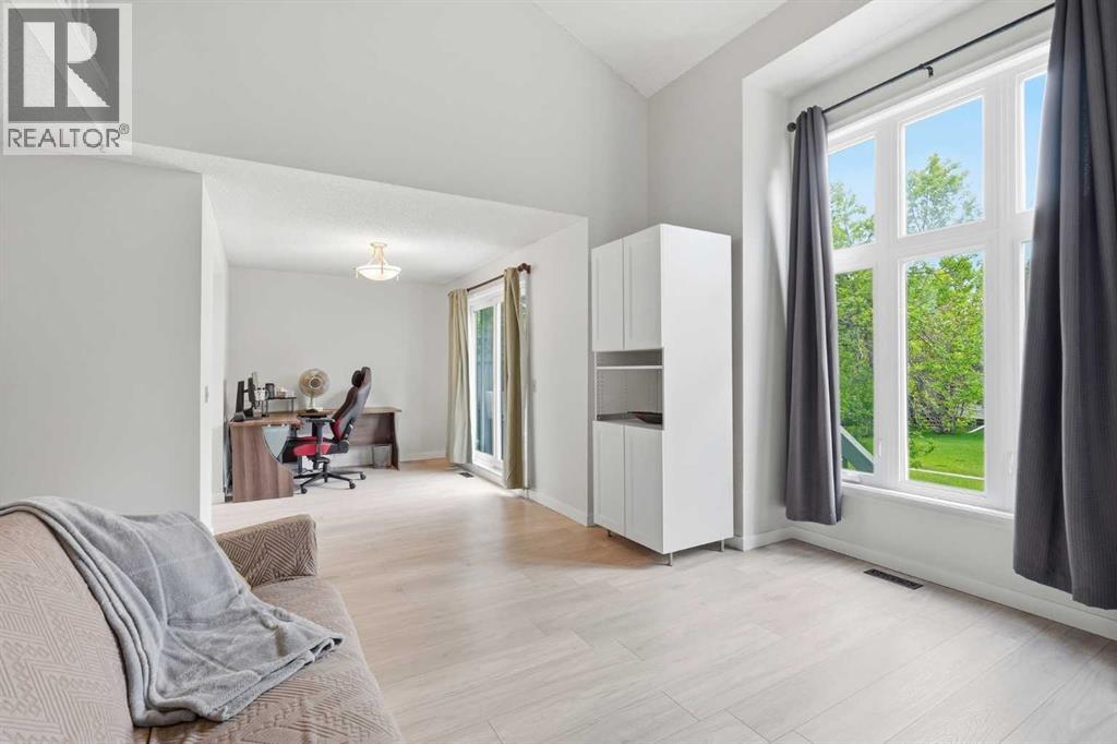 781 Sandringham Place NW - photo 5