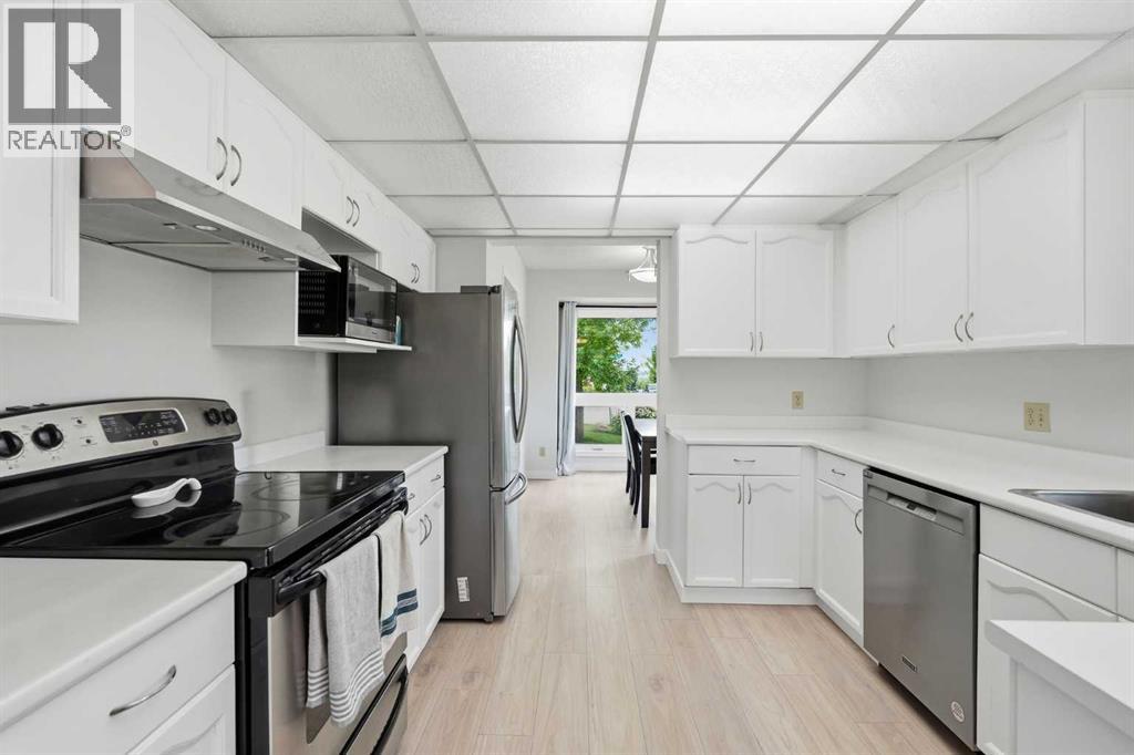 781 Sandringham Place NW — photo 7