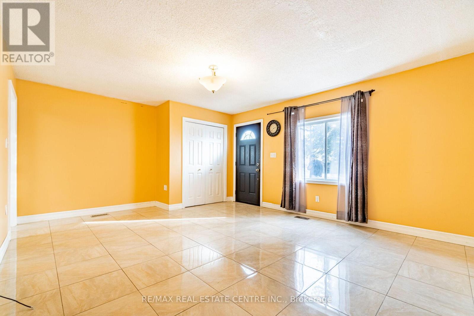8681 CANYON ROAD - 14