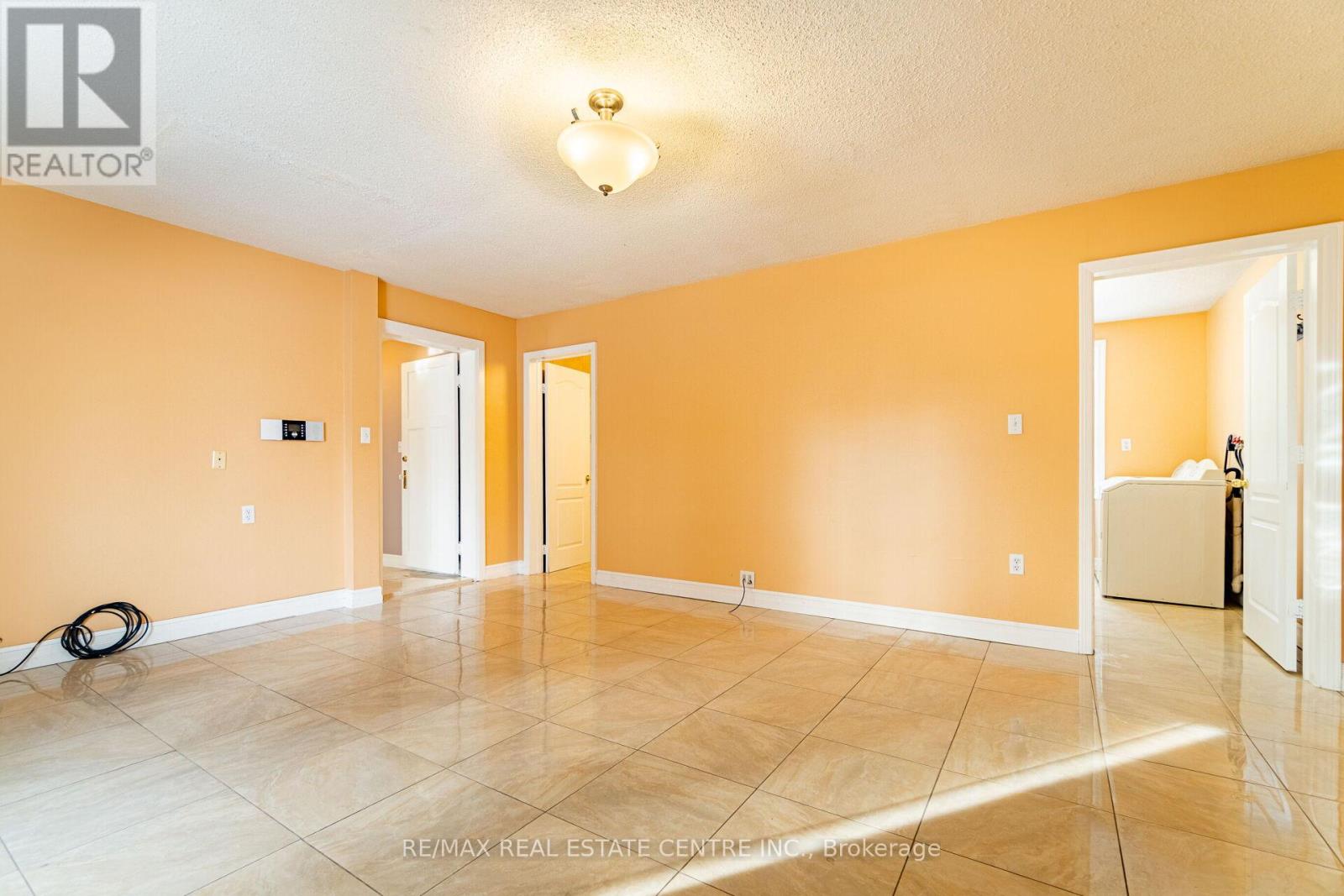 8681 CANYON ROAD - 15