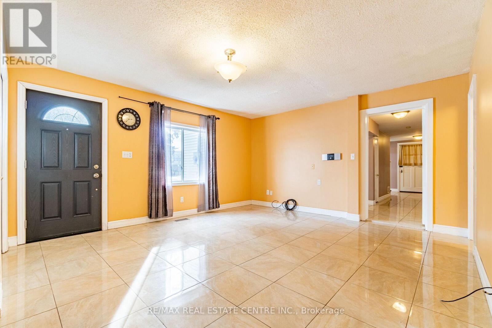 8681 CANYON ROAD - 16