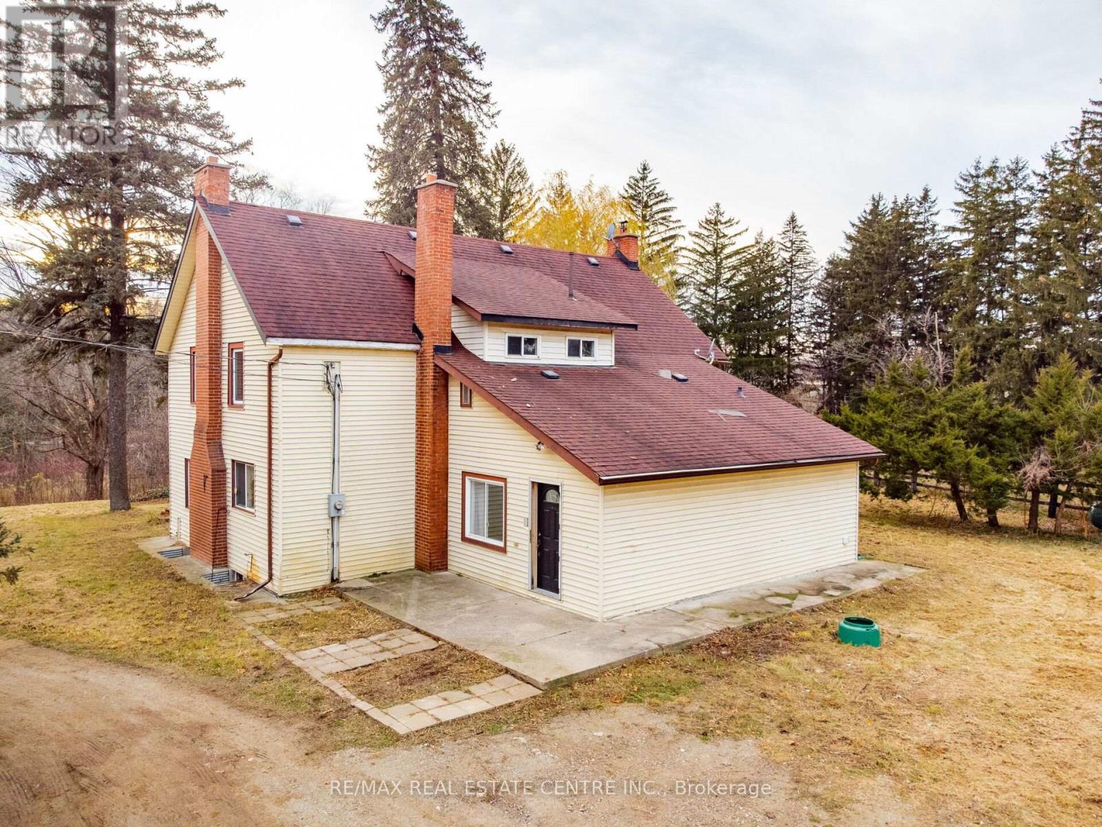 8681 CANYON ROAD - 2