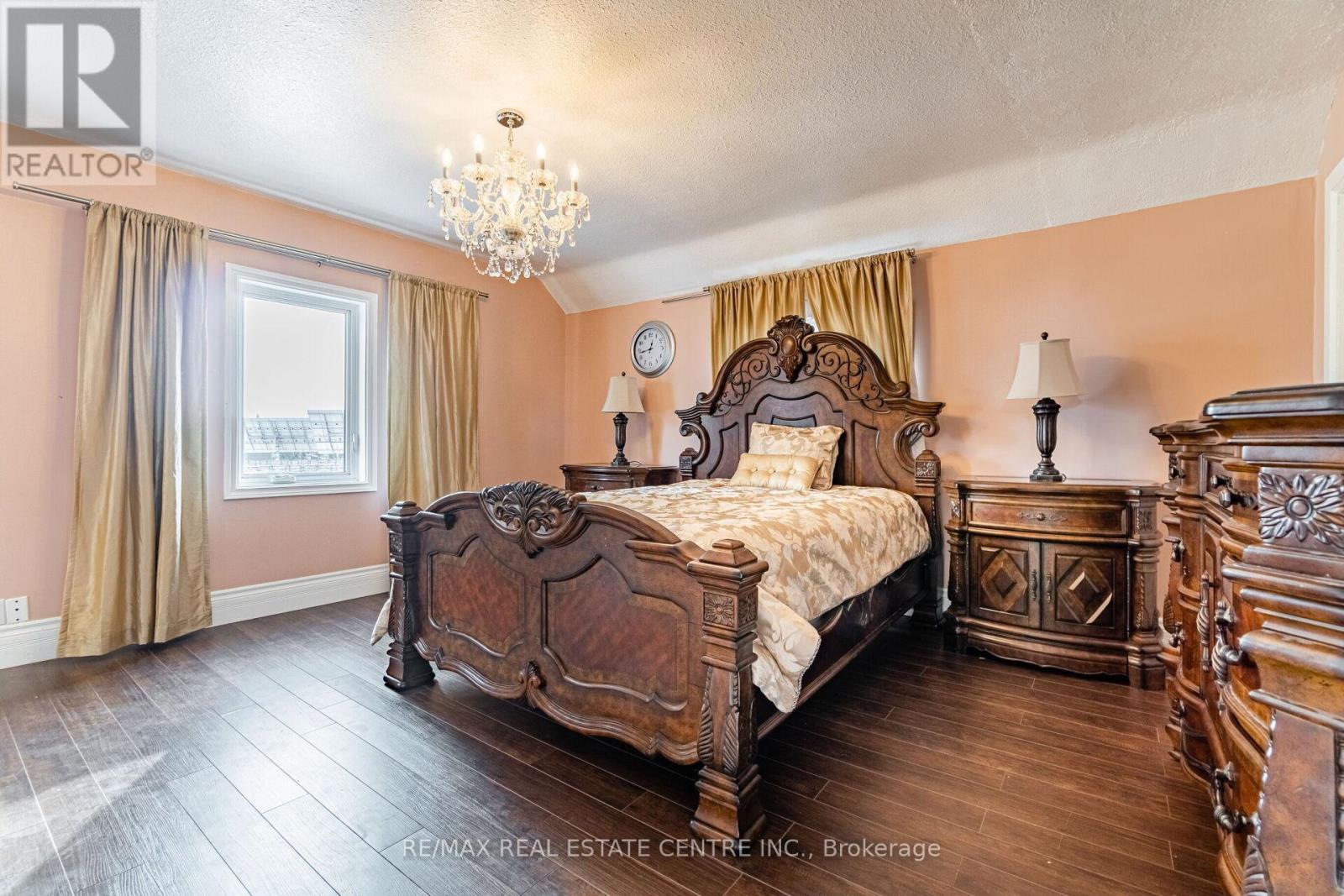 8681 CANYON ROAD - 22