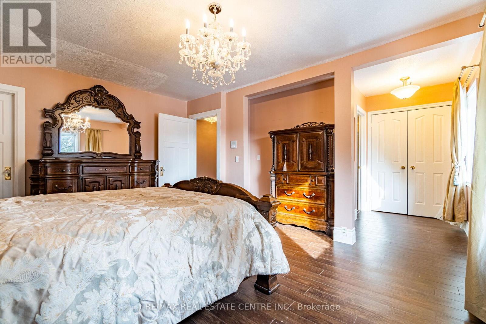 8681 CANYON ROAD - 24