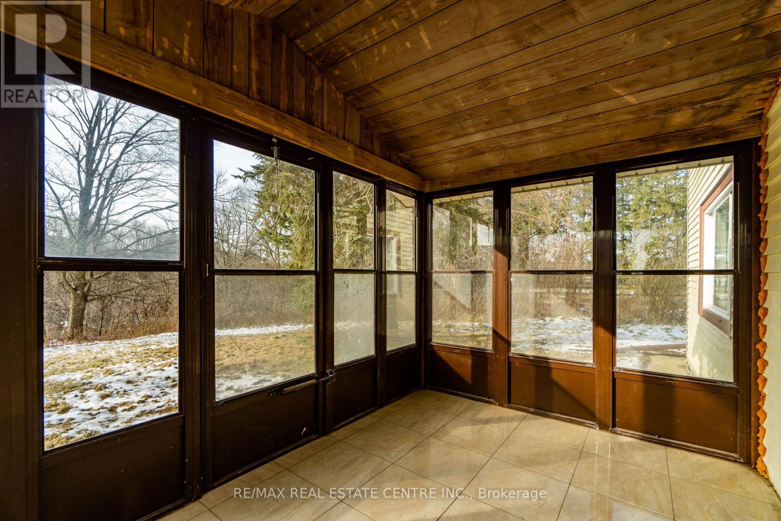 8681 CANYON ROAD - 3
