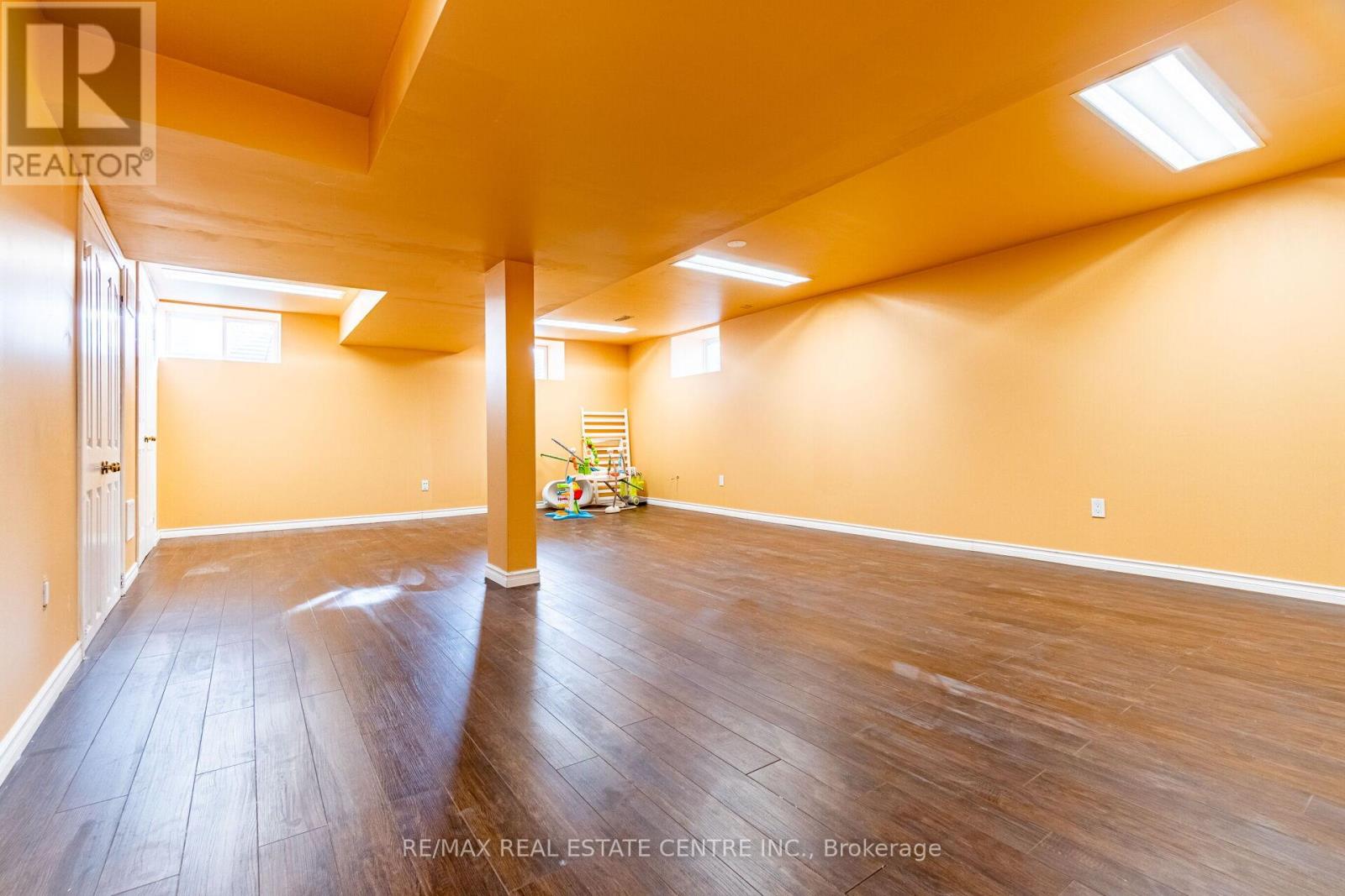 8681 CANYON ROAD - 34