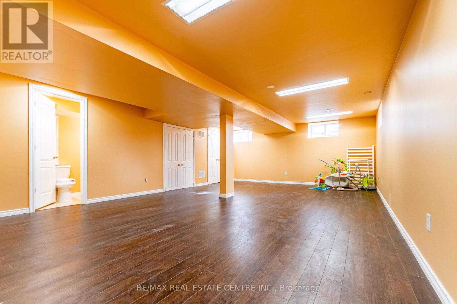 8681 CANYON ROAD - 35