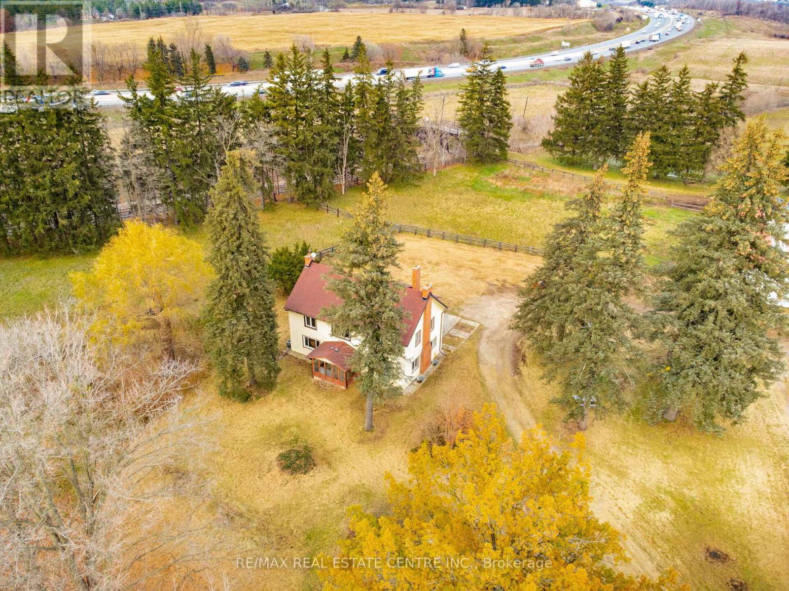 8681 CANYON ROAD - 38