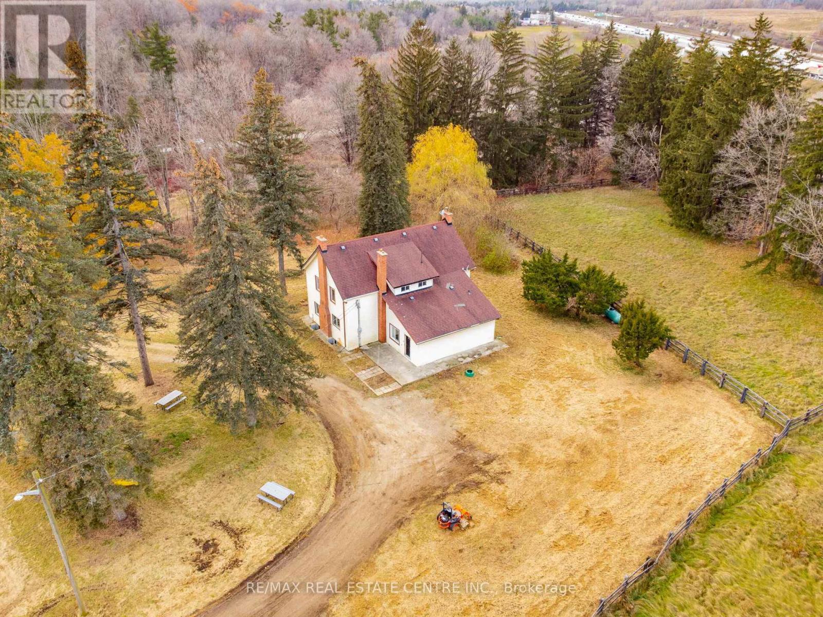 8681 CANYON ROAD - 39