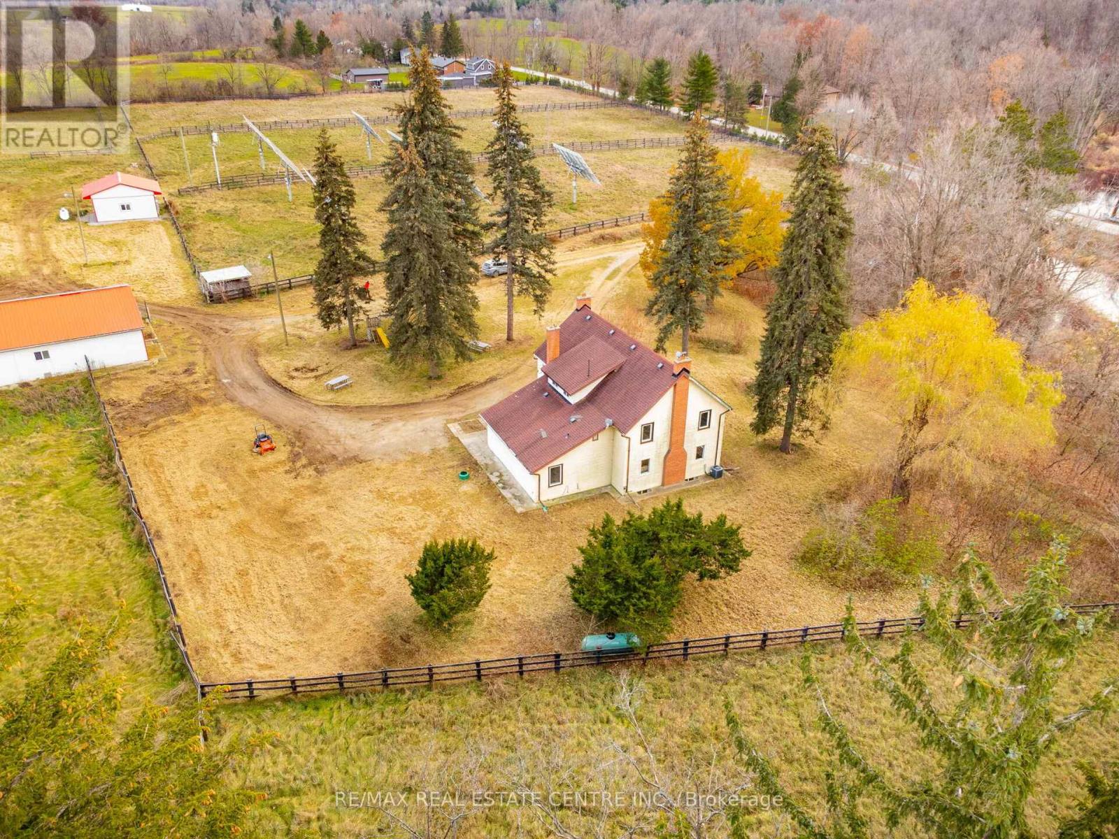 8681 CANYON ROAD - 40
