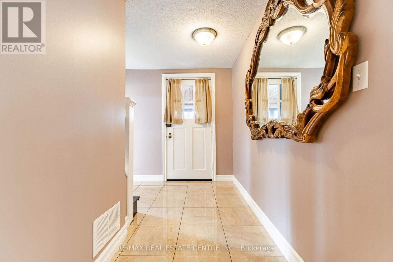 8681 CANYON ROAD - 5