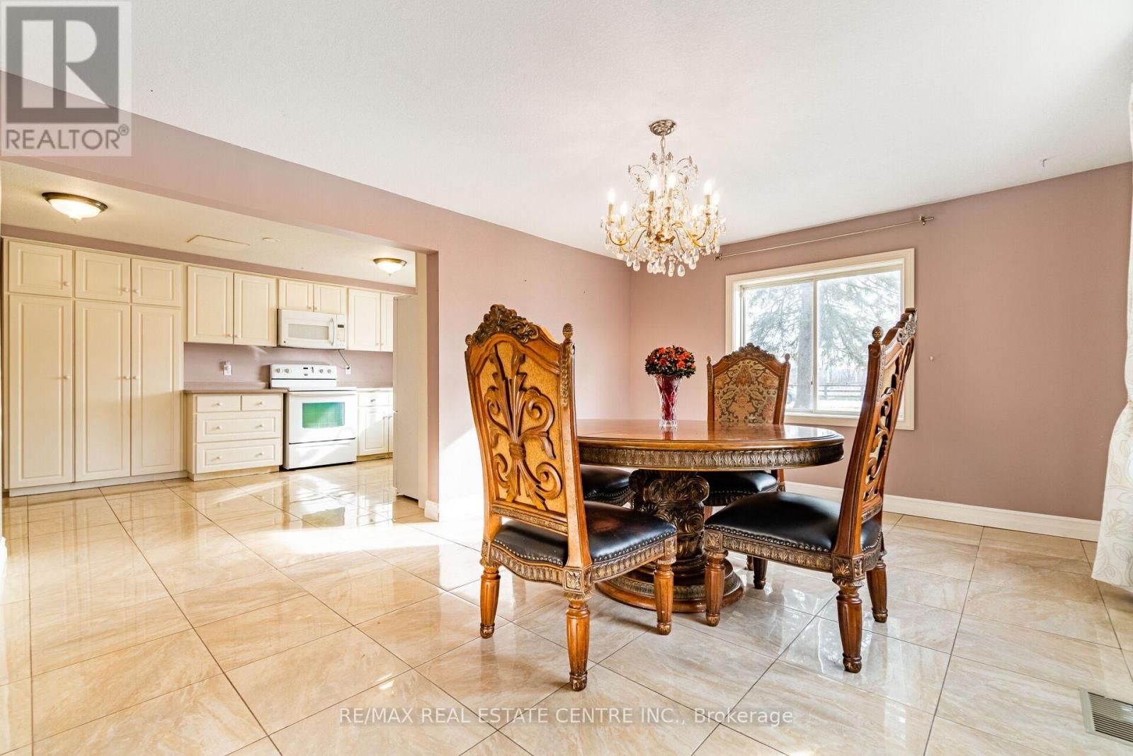 8681 CANYON ROAD - 9