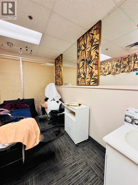 328 Centre Street Southeast - Photo 7