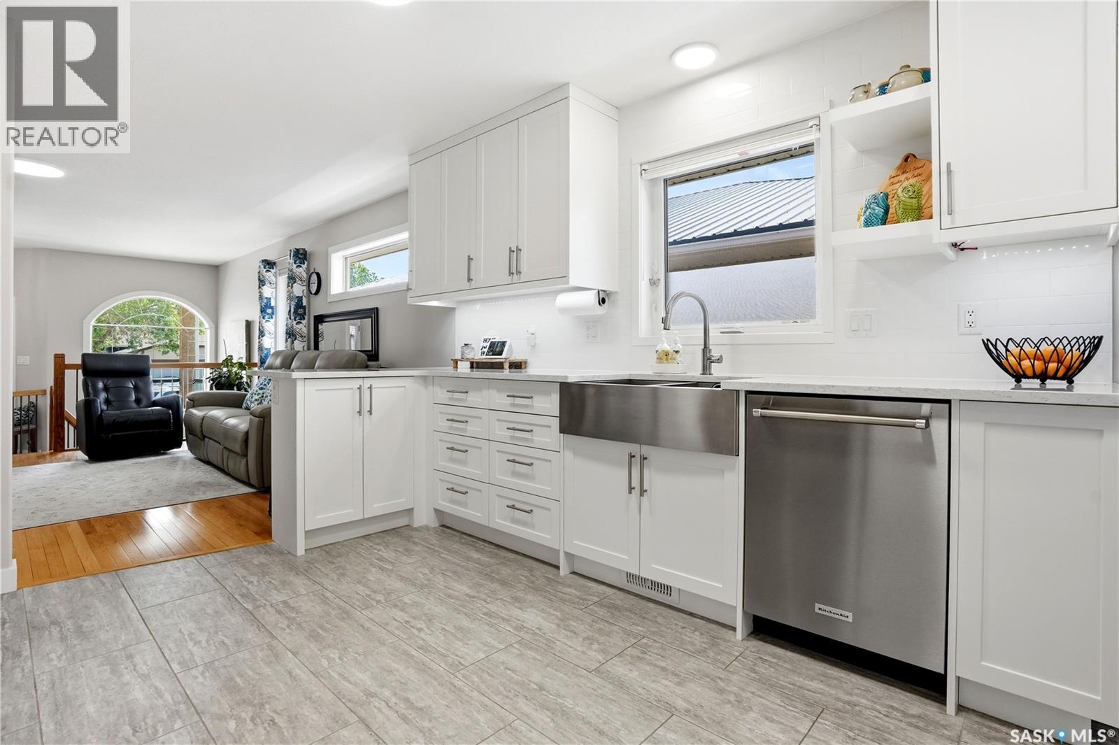6108 Ehrle CRESCENT — photo 14