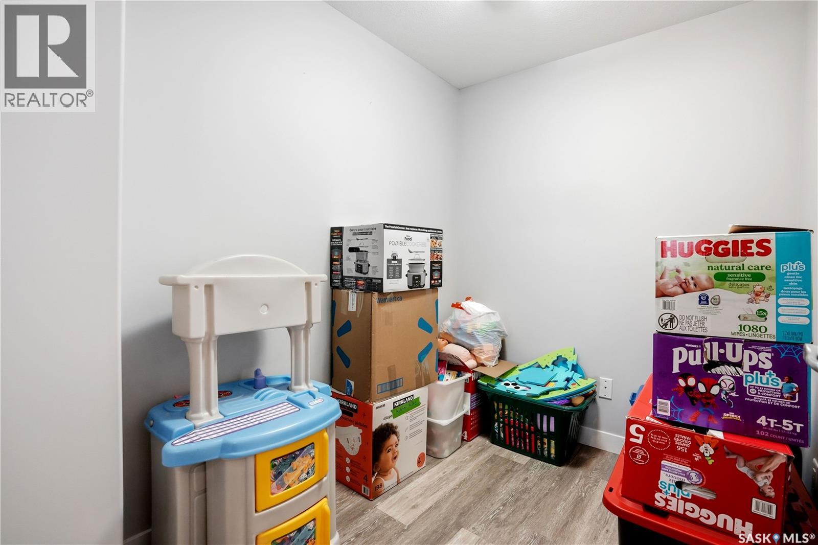 6108 Ehrle CRESCENT — photo 40