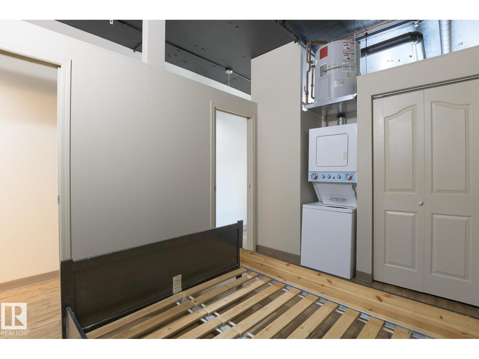 #412 10024 JASPER AV NW - 15