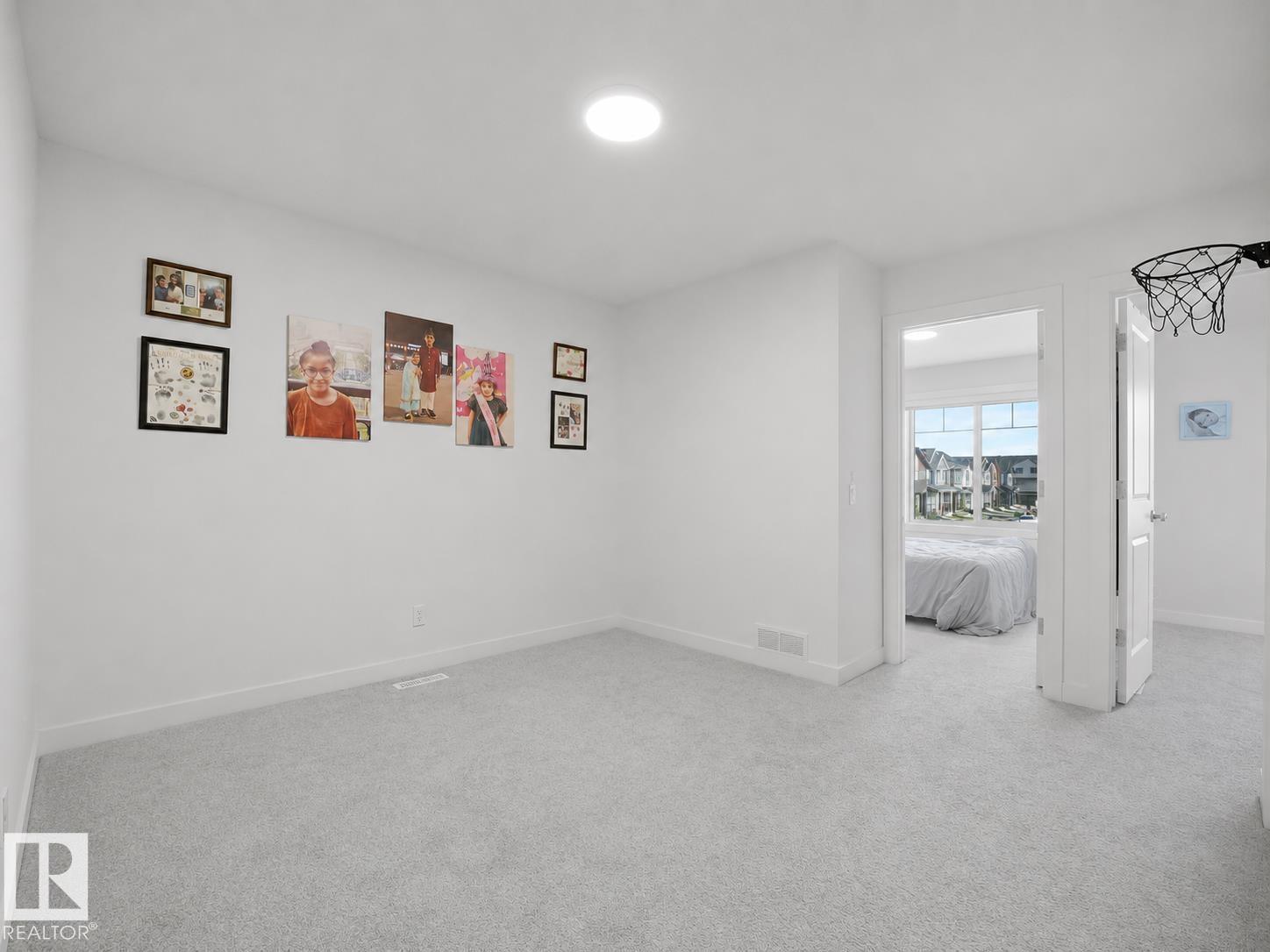 19316 29 AV NW - 11