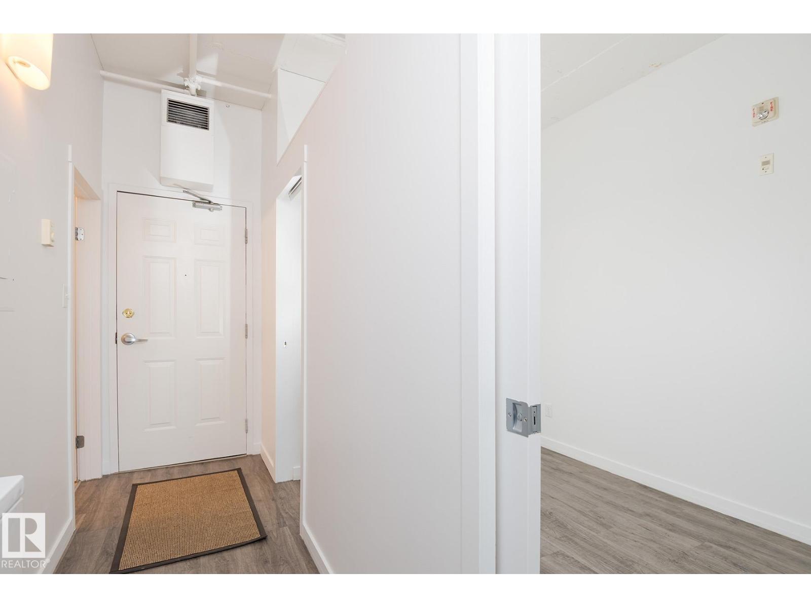 #910 10024 JASPER AV NW - 4