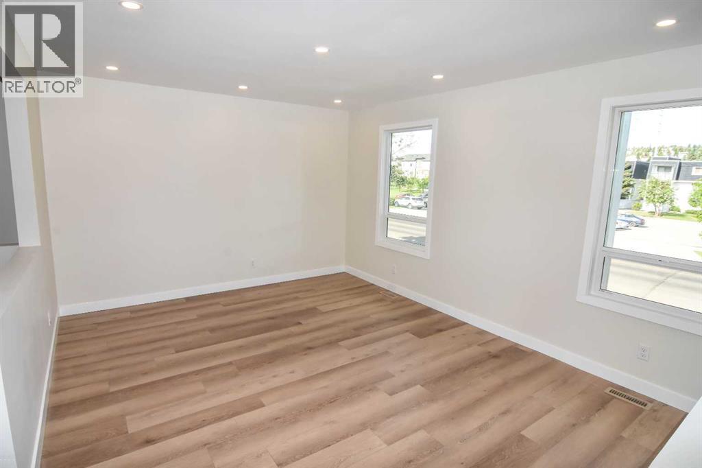 3206 51 Street SW — photo 11