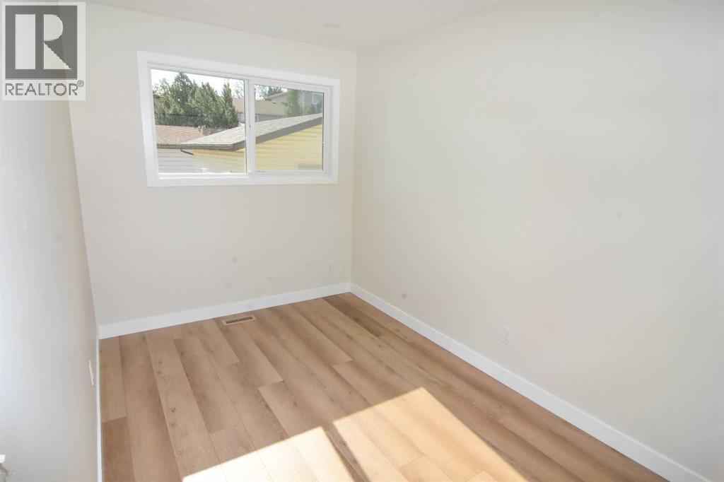 3206 51 Street SW — photo 17