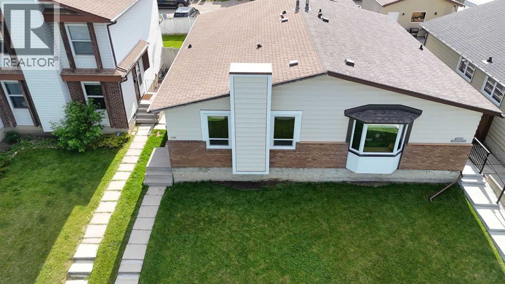 3206 51 Street SW - photo 3